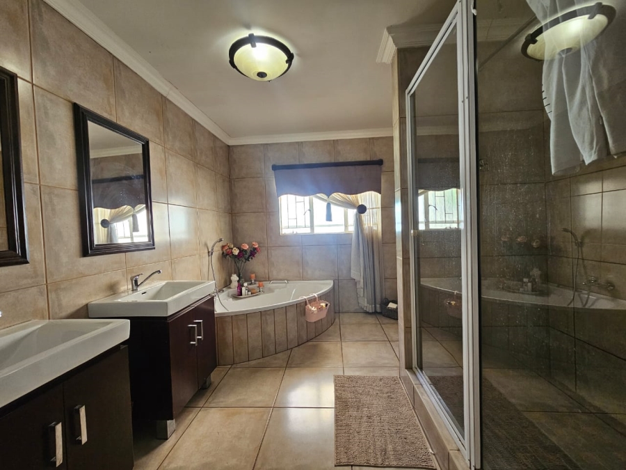 4 Bedroom Property for Sale in Jan Cillierspark Free State